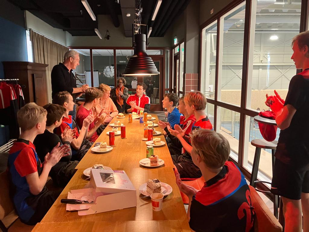 Huldiging JB1 als kampioen op 26-11-2022